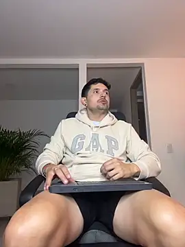 TroyeSavage online show from April 2, 2026, 10:44 am