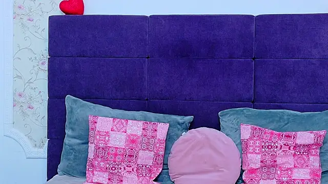 NataliaCroft online show from April 20, 2026, 2:29 pm