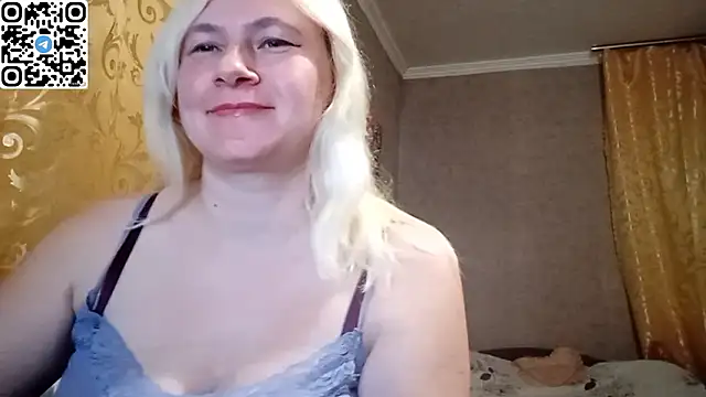 Snapshot of DiamondLady555 chatting on March 17, 2026, 8:12 pm DiamondLady555 online show from March 17, 2026, 8:12 pm