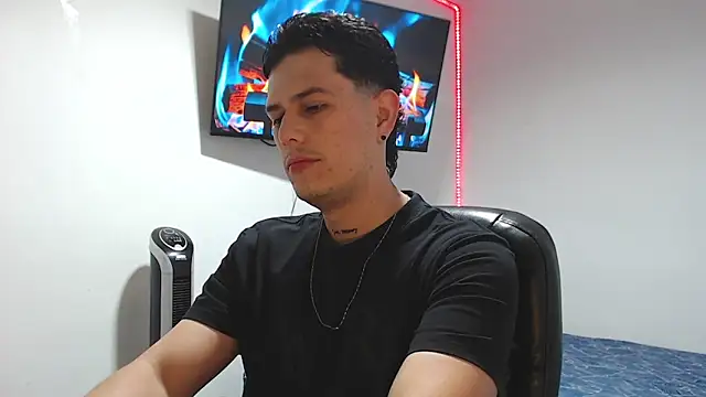 JUAN CAMILOXXX online show from April 23, 2026, 2:29 am