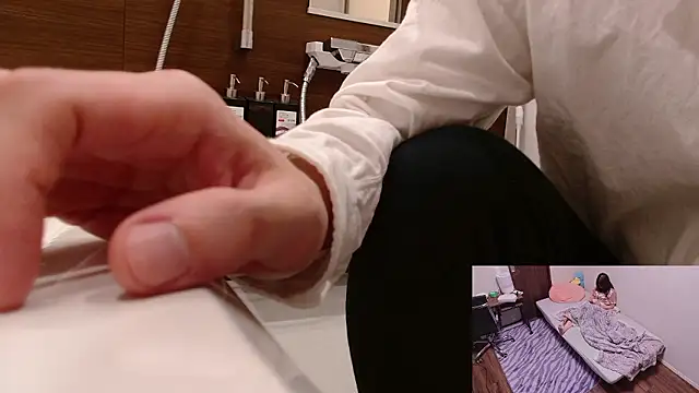 BANANA GOGO online show from March 29, 2026, 7:54 am