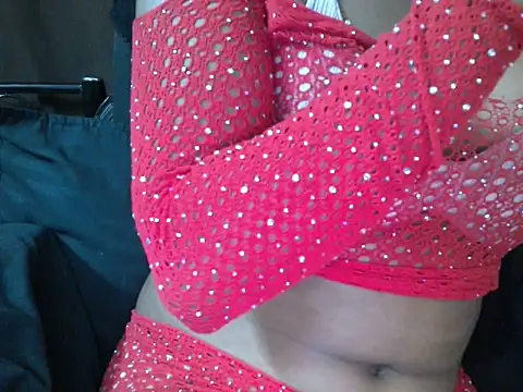 Couplehot00 online show from June 15, 2026, 6:51 pm