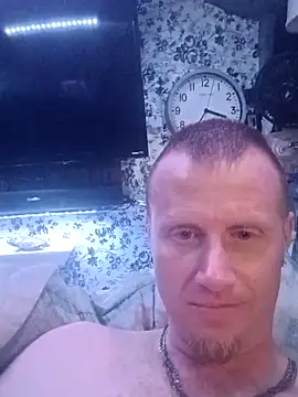 HandsomeDad698832 online show from March 9, 2026, 11:03 am
