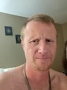 HandsomeDad698832 online show from May 1, 2026, 4:28 am