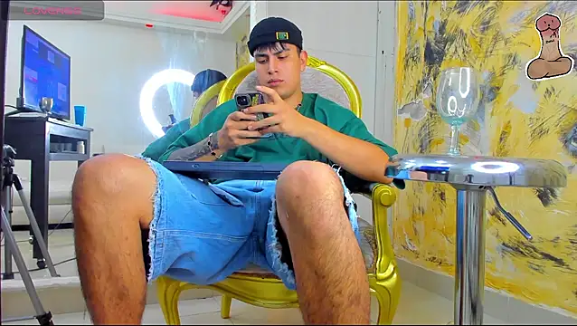 ThomasThundr online show from June 18, 2026, 2:32 am