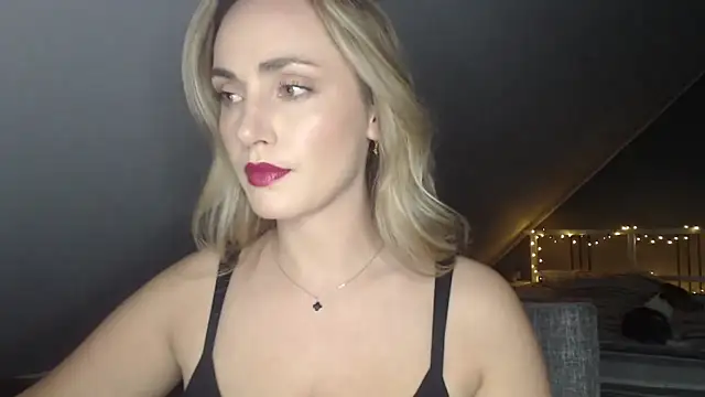 Snapshot of ScarlettSensitive chatting on June 2, 2026, 7:14 pm ScarlettSensitive online show from June 2, 2026, 7:14 pm