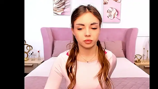 MyEvelin online show from April 6, 2026, 3:24 am