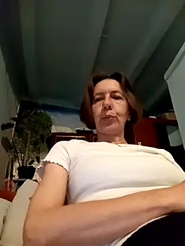 Tania9876 online show from May 1, 2026, 6:35 pm