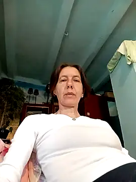 Tania9876 online show from May 13, 2026, 7:37 am