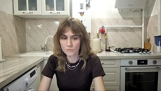 ElenoreHolguin online show from April 3, 2026, 6:36 pm