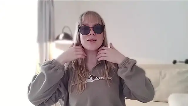 LittleForestELF2 online show from April 10, 2026, 8:32 am