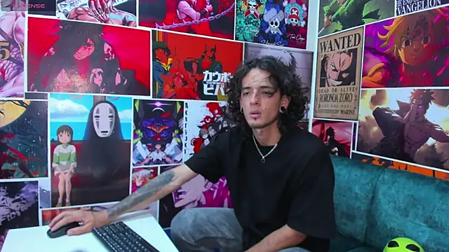 Snapshot of Skinny_Mac chatting on July 6, 2026, 8:11 pm Skinny Mac online show from July 6, 2026, 8:11 pm