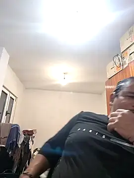 forrezcorrer100 online show from March 9, 2026, 6:33 pm