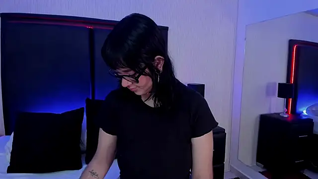 Snapshot of LilithBluum chatting on May 29, 2026, 11:16 am LilithBluum online show from May 29, 2026, 11:16 am