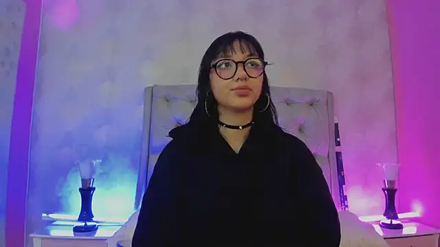 Snapshot of LilithBluum chatting on June 25, 2026, 12:32 pm LilithBluum online show from June 25, 2026, 12:32 pm