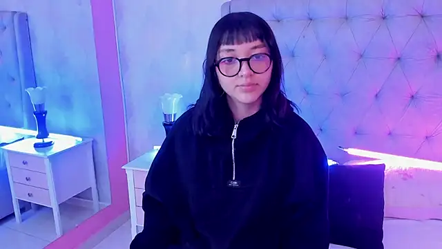 Snapshot of LilithBluum chatting on July 9, 2026, 4:39 pm LilithBluum online show from July 9, 2026, 4:39 pm