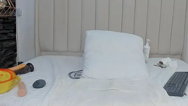 Abril Castroo online show from April 25, 2026, 1:41 pm