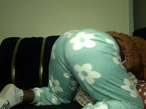 Sexxybella  online show from April 28, 2026, 3:22 am