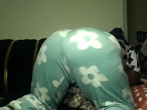 Sexxybella  online show from April 26, 2026, 3:42 pm