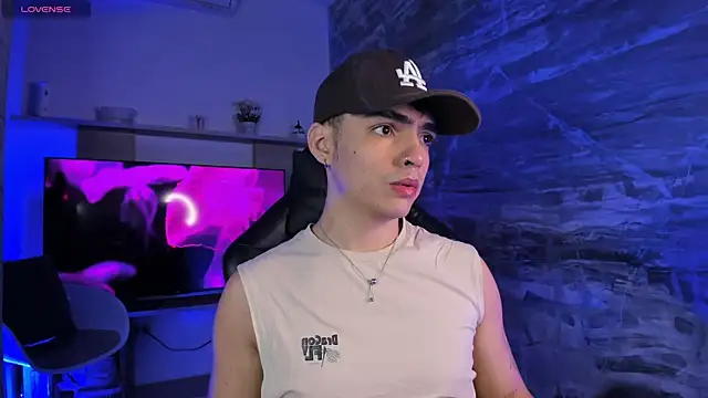 NicoKinggs  online show from April 1, 2026, 1:01 pm