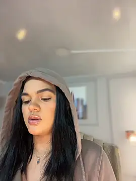 Bella-Ferrer online show from May 2, 2026, 7:30 pm