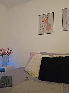 Victoria Evanss online show from April 20, 2026, 10:11 pm