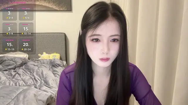 yaoyao-999 online show from May 15, 2026, 8:56 am
