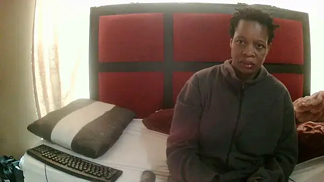 Snapshot of JoycyQueen chatting on June 19, 2026, 11:16 am JoycyQueen online show from June 19, 2026, 11:16 am