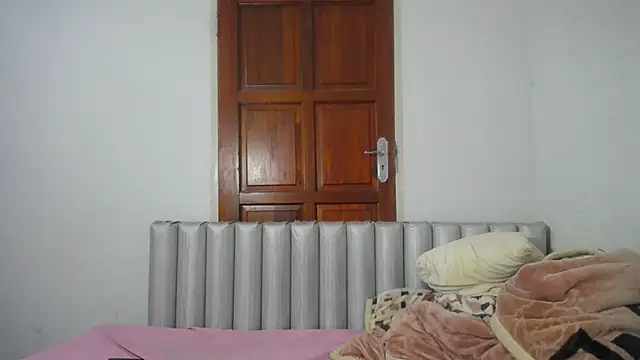 JoycyQueen online show from April 18, 2026, 8:31 pm