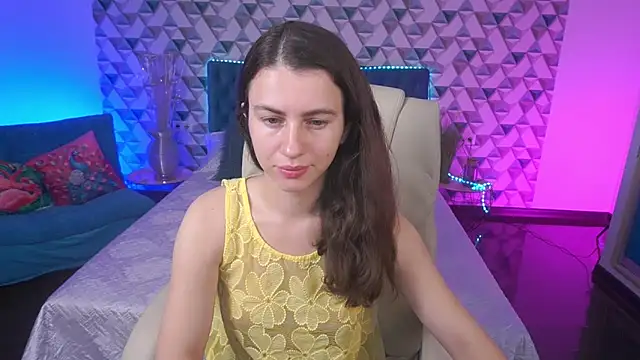 LittleJulii online show from June 2, 2026, 1:00 pm