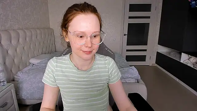 NikiCozy online show from March 29, 2026, 11:34 am