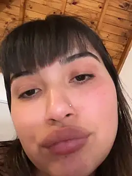Snapshot of miicbebita chatting on July 1, 2026, 5:35 pm miicbebita online show from July 1, 2026, 5:35 pm
