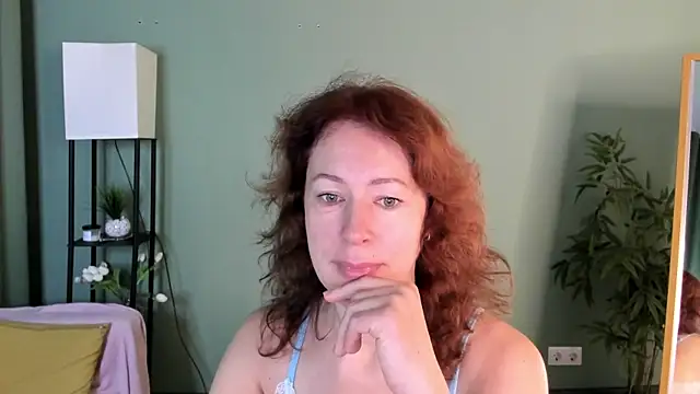 LeticiaRomano online show from August 7, 2026, 4:07 am