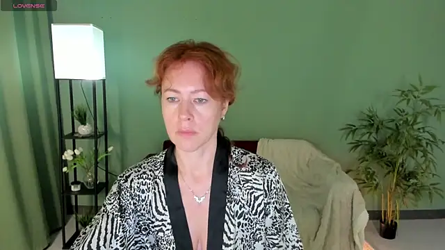 LeticiaRomano online show from July 7, 2026, 6:47 am