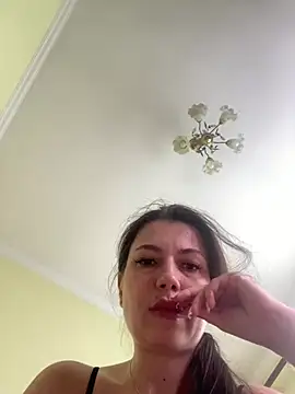 Cutee Erika online show from July 4, 2026, 12:00 pm