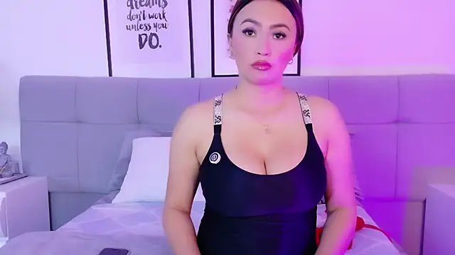 Snapshot of Katalina_Alvarezz chatting on May 21, 2026, 7:44 pm Katalina Alvarezz online show from May 21, 2026, 7:44 pm