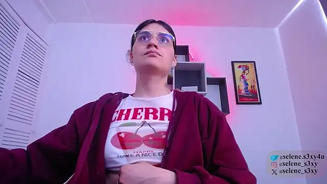 Snapshot of selene_cutie chatting on April 21, 2026, 5:08 pm selene cutie online show from April 21, 2026, 5:08 pm