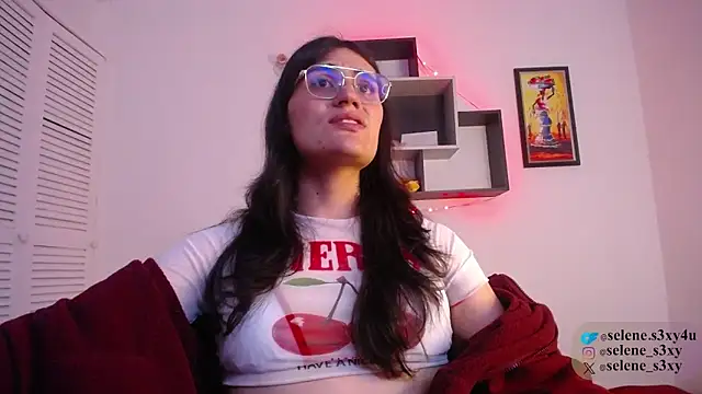 Snapshot of selene_cutie chatting on March 20, 2026, 12:22 am selene cutie online show from March 20, 2026, 12:22 am