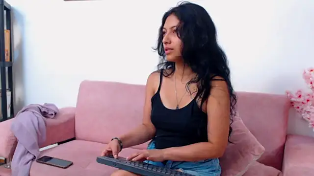 Snapshot of Tamar4_f00x chatting on May 2, 2026, 12:43 pm Tamar4 f00x online show from May 2, 2026, 12:43 pm