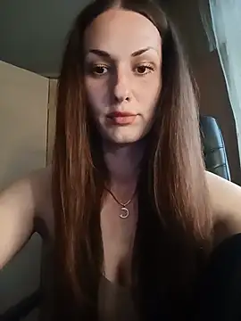 LunaCrystall online show from May 20, 2026, 3:53 pm