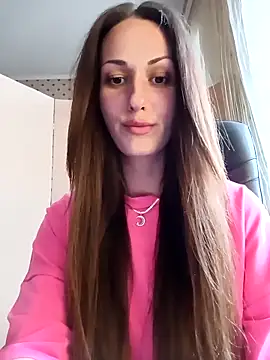 LunaCrystall online show from April 21, 2026, 3:18 pm