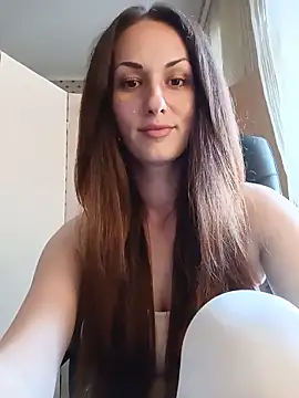 Snapshot of LunaCrystall chatting on June 11, 2026, 4:04 pm LunaCrystall online show from June 11, 2026, 4:04 pm