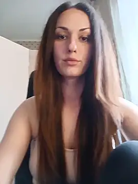 LunaCrystall online show from May 18, 2026, 3:06 pm