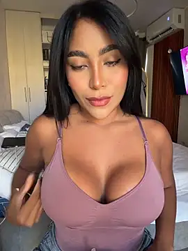 SaraValentina11 online show from June 12, 2026, 9:34 pm