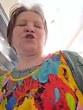  LOLA-LOLA  online show from May 20, 2026, 1:19 pm