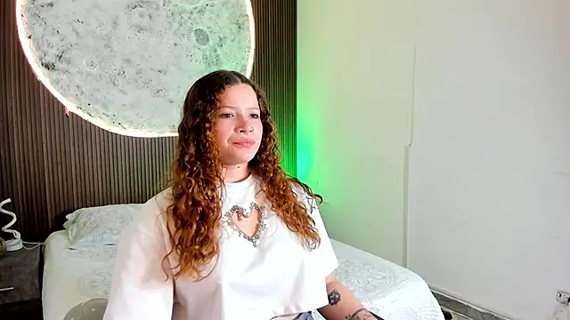 AphroditeSweett online show from May 31, 2026, 9:04 pm
