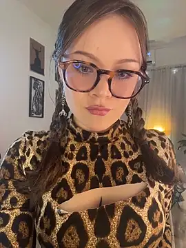 Tallulah Kinky online show from May 20, 2026, 5:43 pm