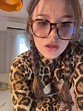 Tallulah Kinky online show from April 30, 2026, 8:57 pm