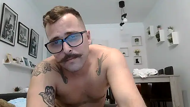 Snapshot of yanick931 chatting on May 18, 2026, 4:45 pm yanick931 online show from May 18, 2026, 4:45 pm
