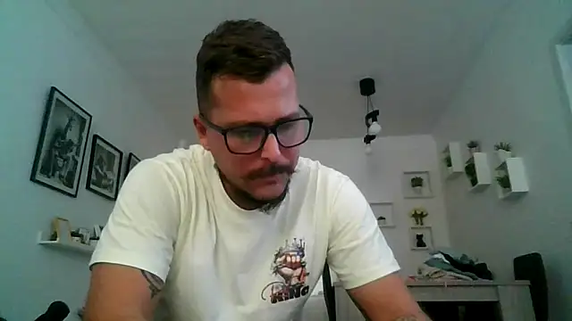 Snapshot of yanick931 chatting on April 7, 2026, 11:23 am yanick931 online show from April 7, 2026, 11:23 am